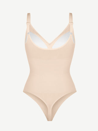 String de costume sculptant le corps