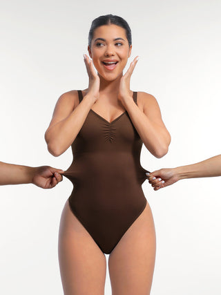 String de costume sculptant le corps