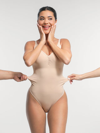 String de costume sculptant le corps