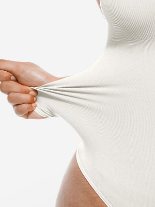 Body string dos nu croisé