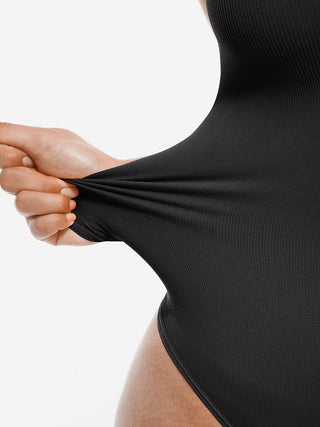Body string dos nu croisé